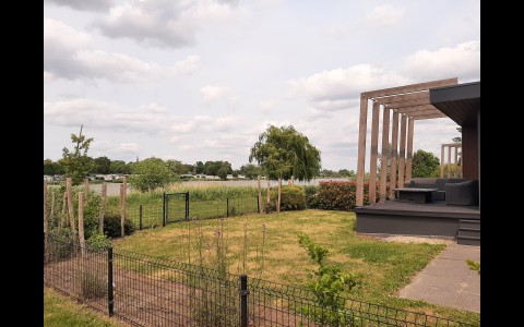Tuin met terras.jpg