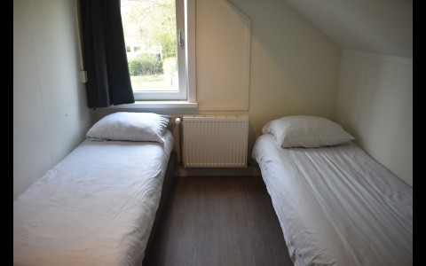 Slaapkamer boven - 2.JPG