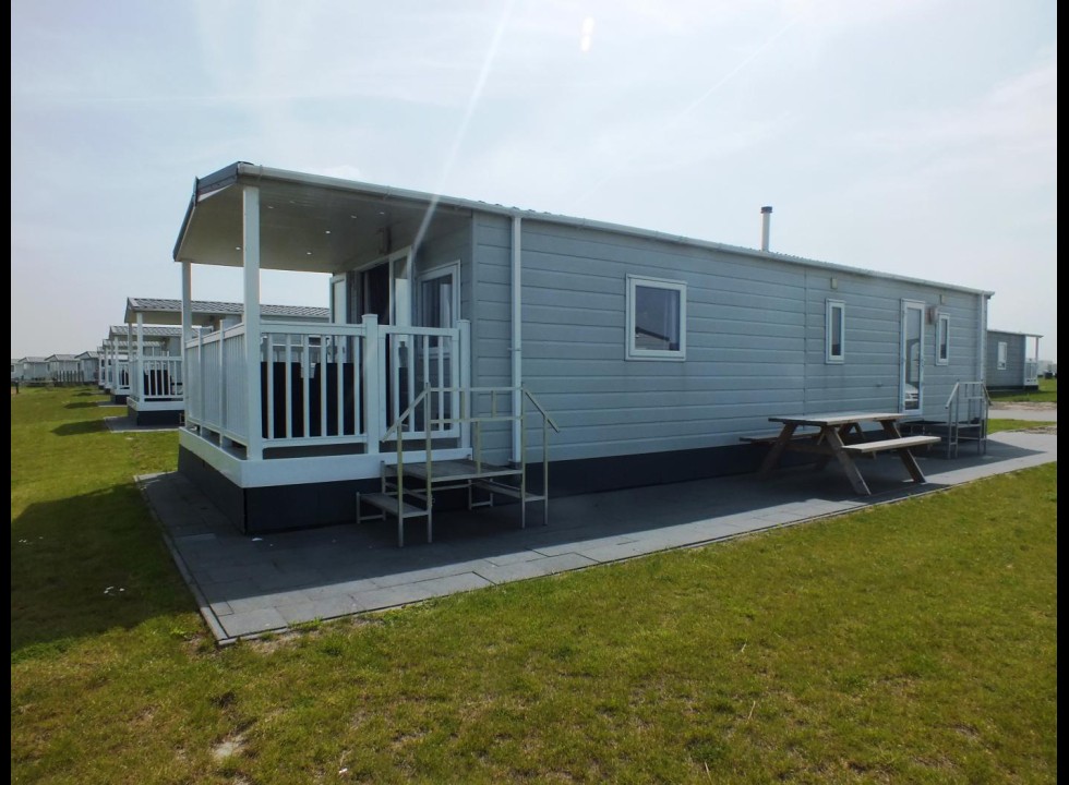 6 persoons stacaravan met terras.jpg