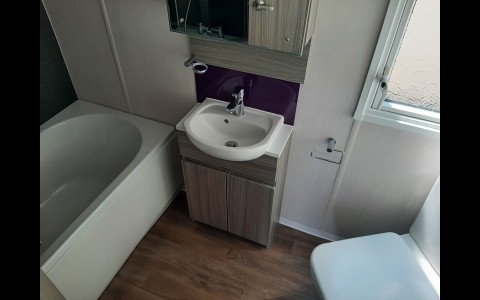 8. badkamer 2.jpg
