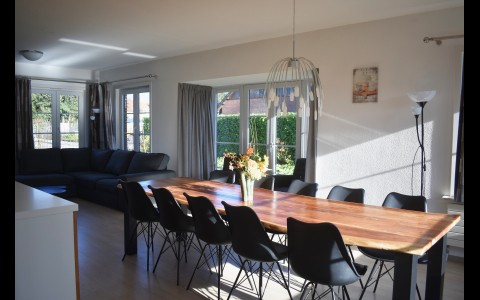 Woonkamer - eethoek.JPG